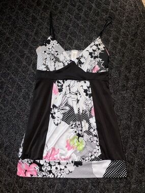 Khaki Krew Black/White With Pink Floral Spaghetti Strap Top Y2K Size Small